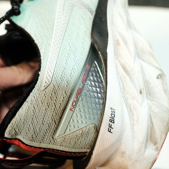 Ascis Novablase 2 - Mens Size 10 - Picture 2 of 7